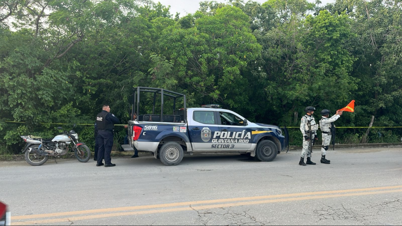 Agentes policiacos acordonaron el área en Cancún