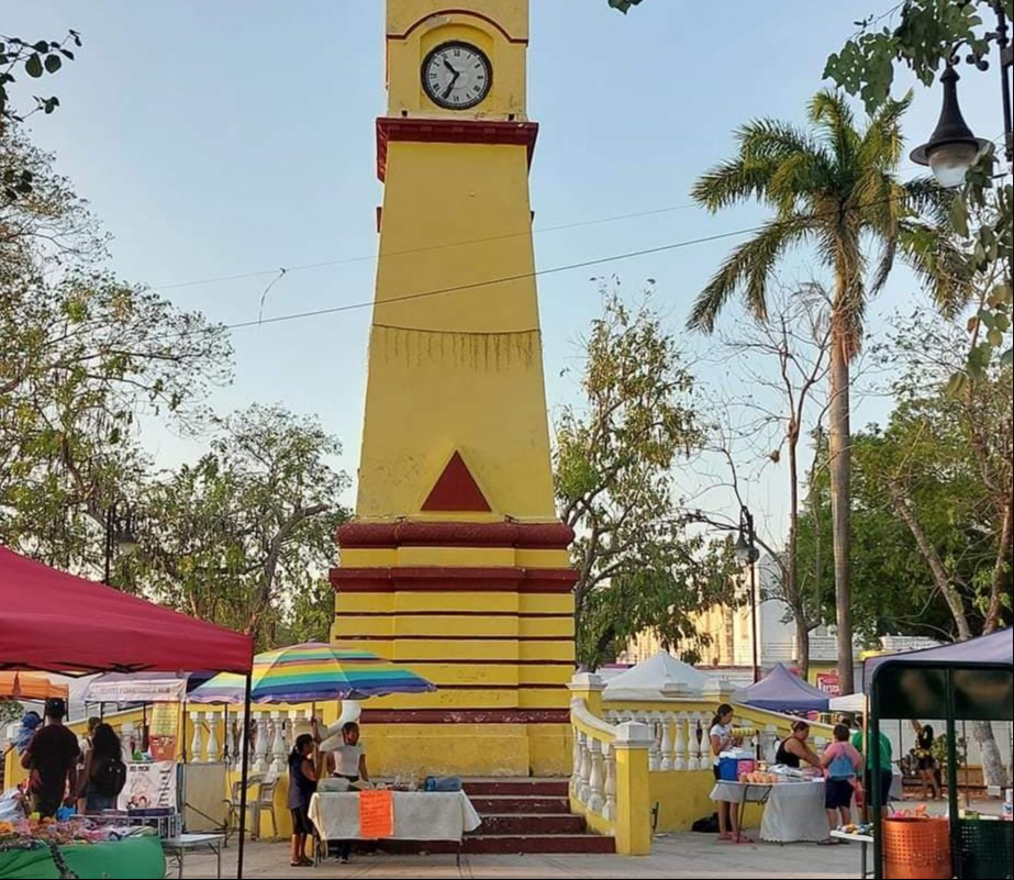 La menor de edad fue localizada en una plaza pública de Umán