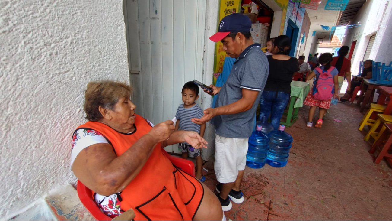 Linda Salazar, presidenta de los locatarios del mercado en Playa del Carmen