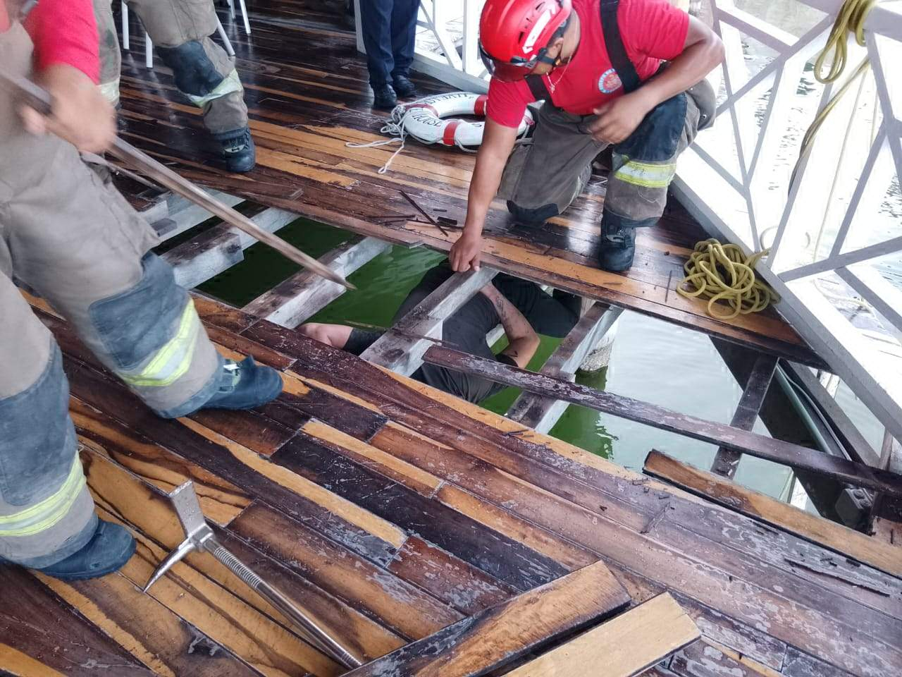 Se desconoce qué hacía el hombre debajo del restaurante