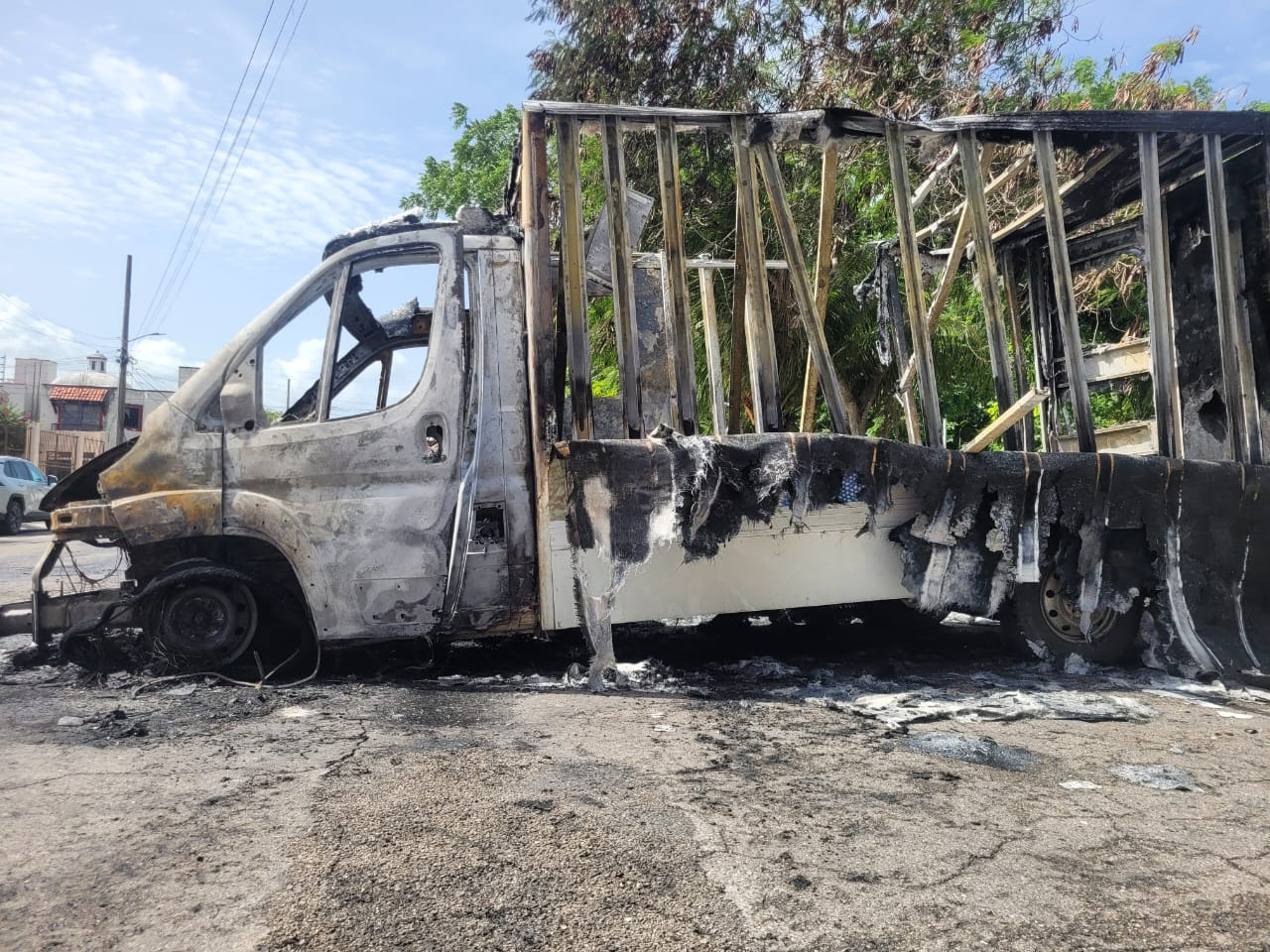 El camión prácticamente quedó en pérdida total