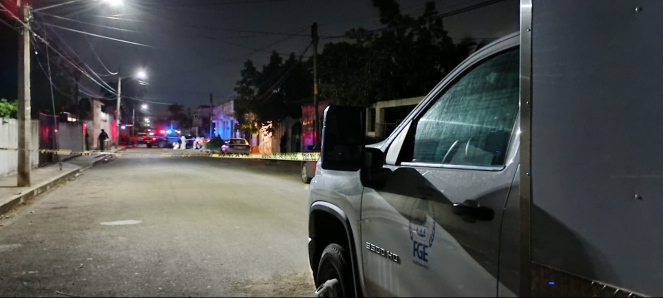 El cuerpo del hombre quedó tendido frente a la primaria