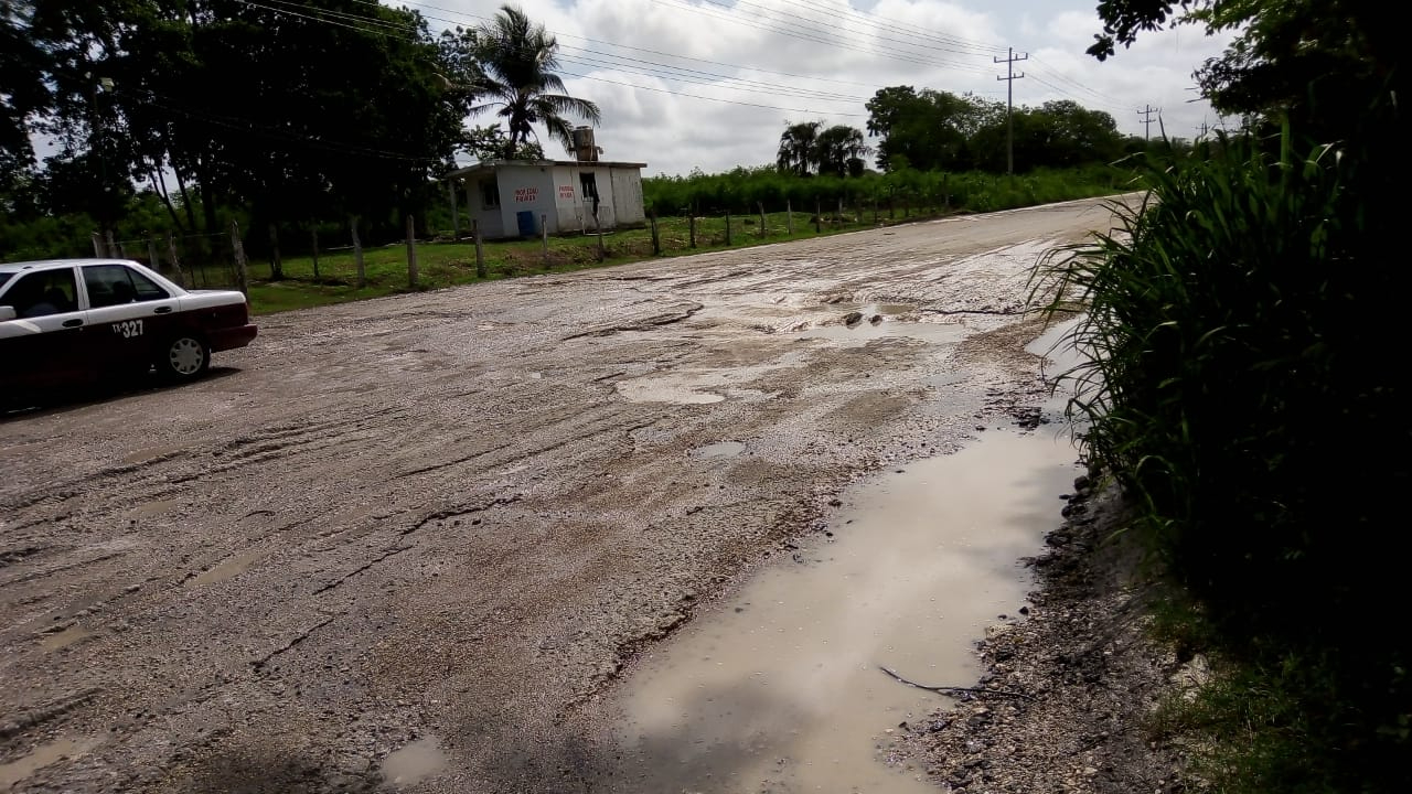 La vía se describe como intransitable, causando malestar y dificultades para acceder a la cabecera municipal.