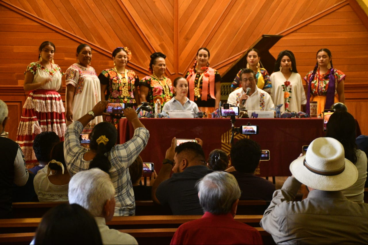 "Oaxaca y la Guelaguetza" llega a Campeche con cultura y tradición oaxaqueña