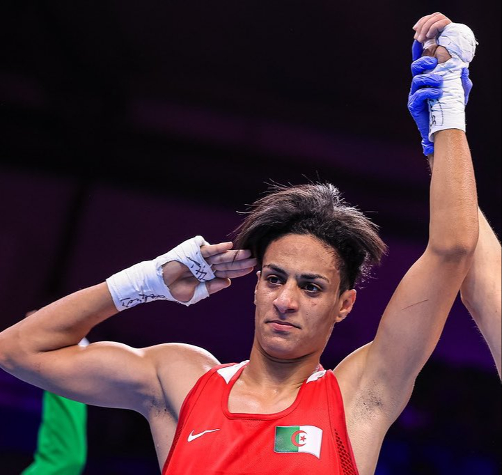 ¡Polémica en París 2024! Boxeadora se retira de pelea tras recibir fuerte golpe de su rival transgénero: VIDEO