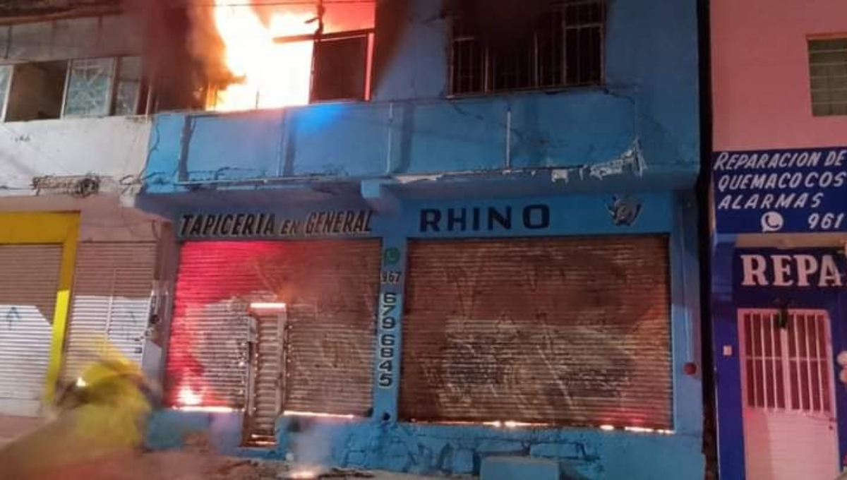 La familia quedó atrapada en el incendio de la tapicería