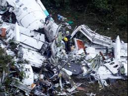 Autoridades de Brasil salva cuerpos de más de 60 victimas en accidente de avión