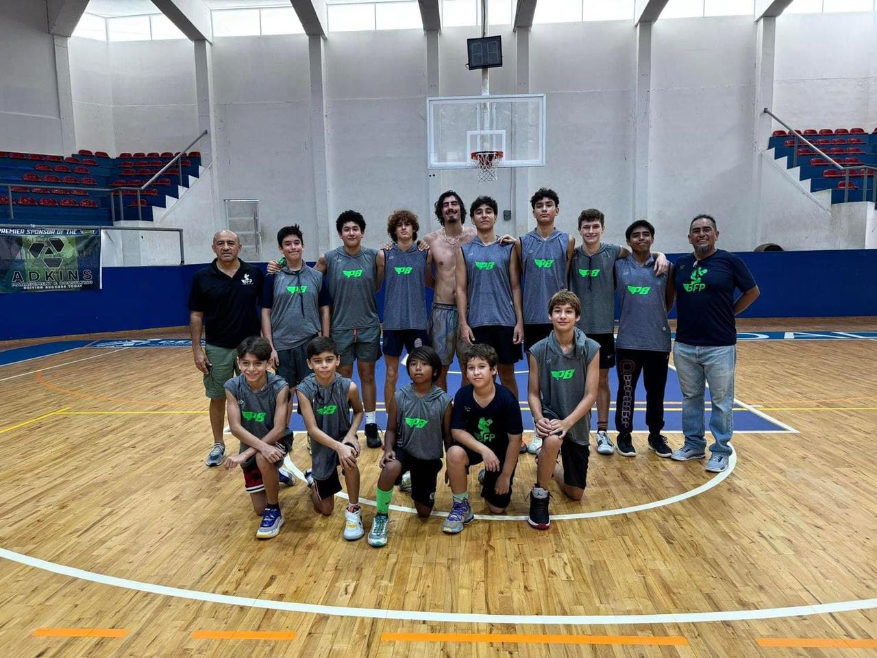 Jaime Jáquez Jr con el club BFP de Playa del Carmen