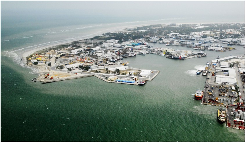 La refinería “Olmeca” en Dos Bocas fortalecerá la presencia de empresas en los puertos de Carmen y Seybaplaya.