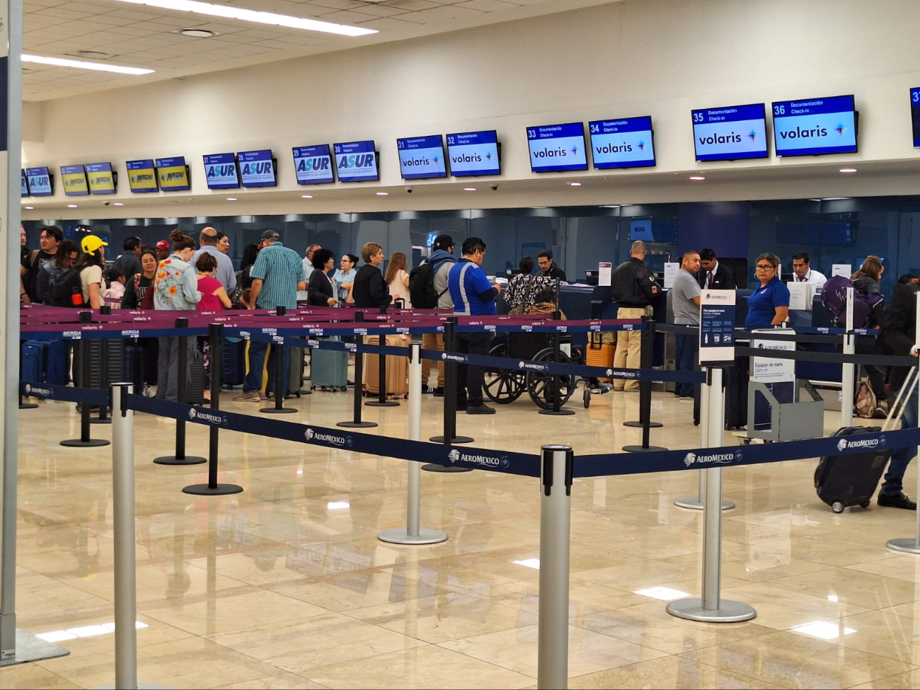 Aeropuerto de Mérida inicia la semana con  vuelos retrasados de VivaAerobus 