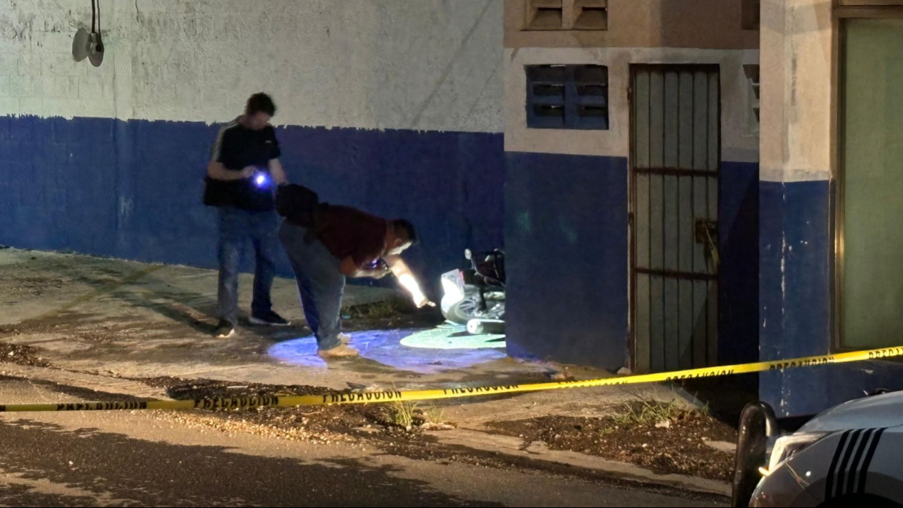 Motociclista pierde la vida al chocar contra muro