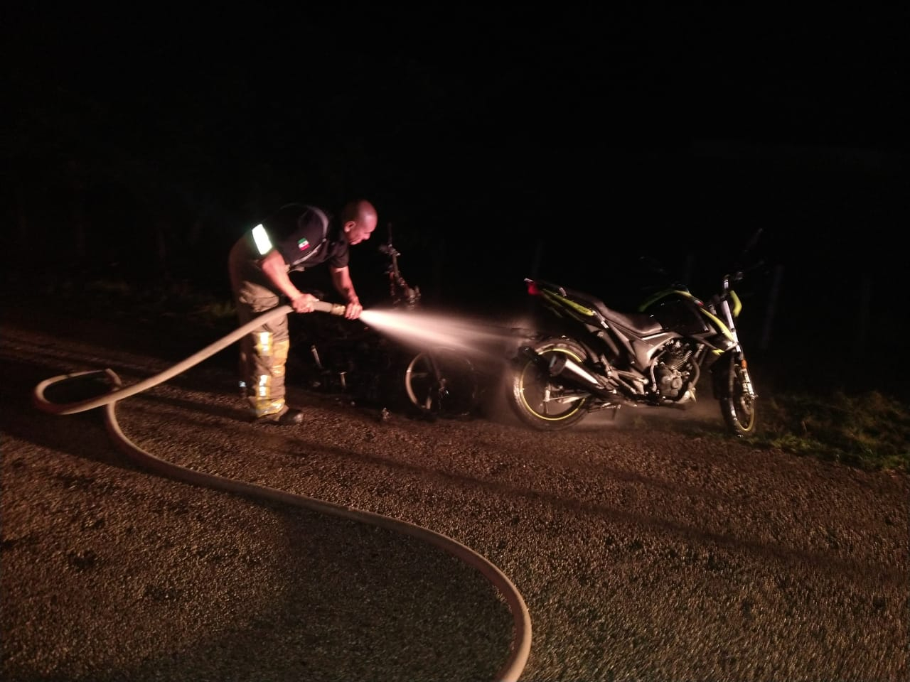 Queman motocicletas cerca de la colonia La Chiquita.