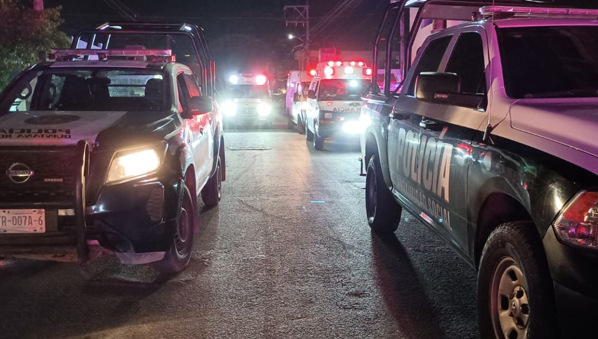 Policías protagonizan pelea con mototaxistas en Cancún: VIDEO