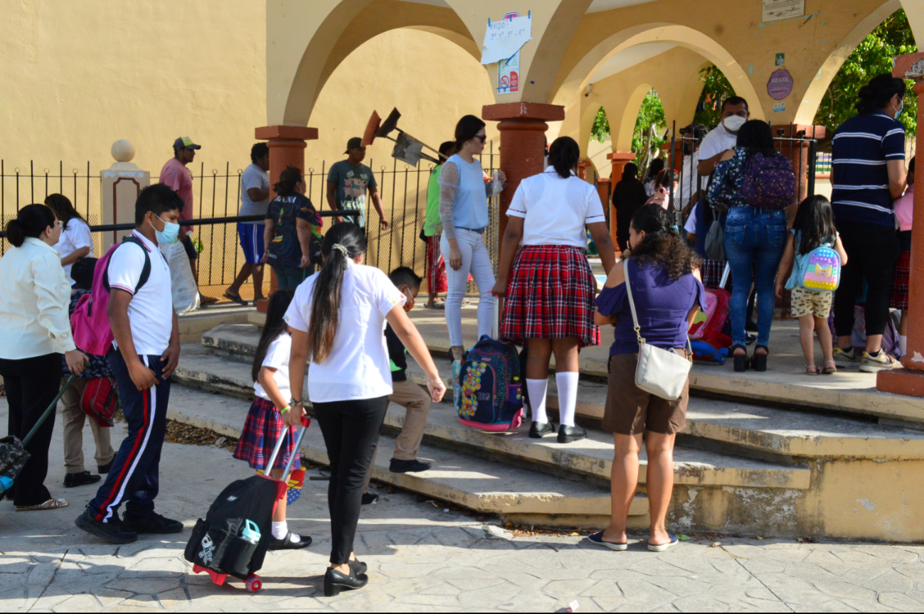 Tutores de estudiantes piden que la Asociación de Padres de Familia mejore los planteles