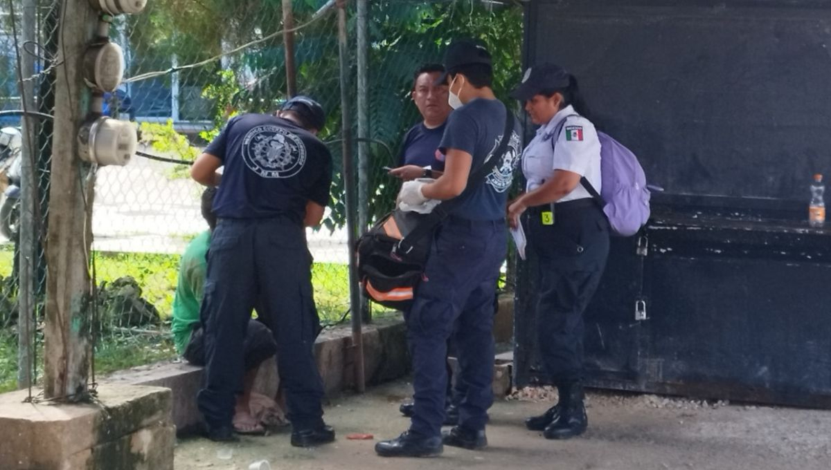 Elementos de emergencias atendieron al hombre agredido