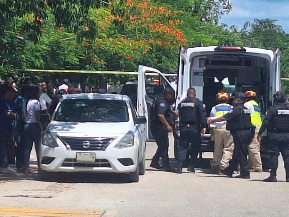 Balean a un taxista y a su acompañante en Playa del Carmen