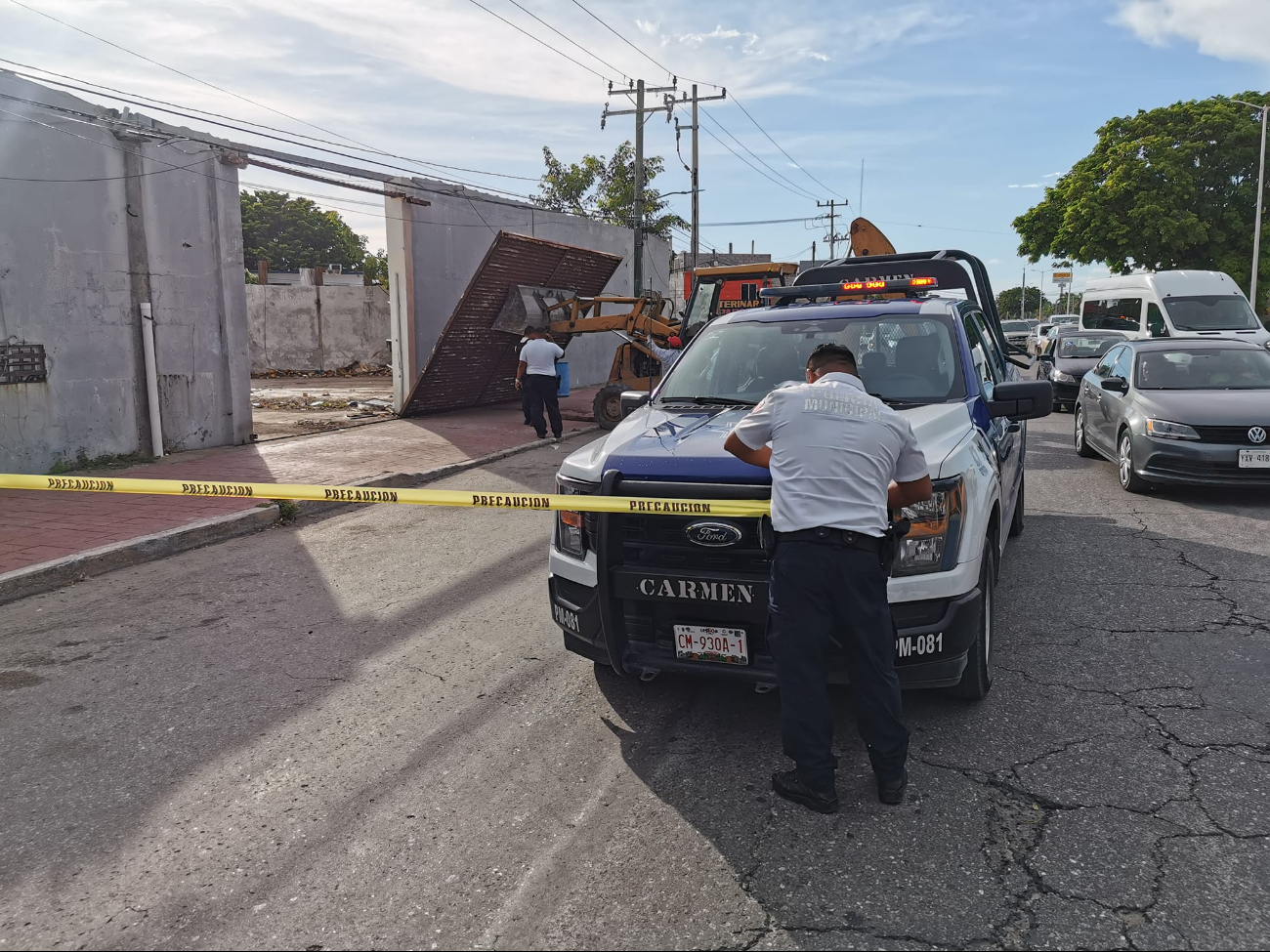 En estos momentos el predio no representa ningún peligro, argumentó el titular de Protección Civil Municipal, y sólo esperan indicaciones para proceder