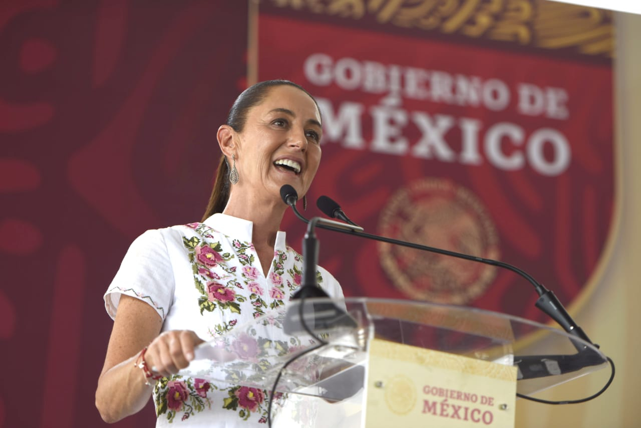 Claudia Sheinbaum elogió el acueducto como un compromiso cumplido y prometió continuar con importantes proyectos en Colima.