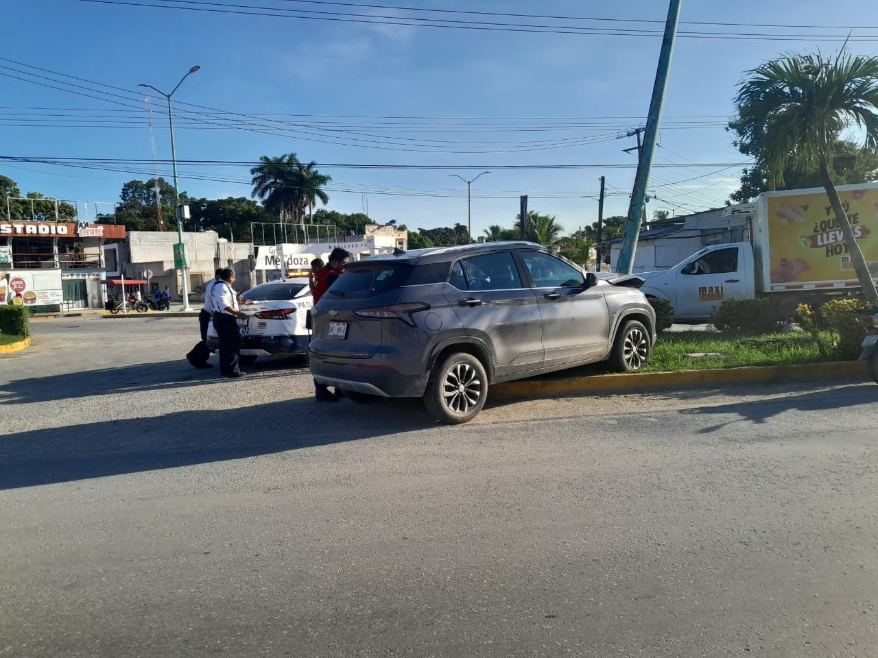 El accidente ocurrió a las 07:20 horas cerca de la Entrada del Mundo Maya en la colonia Revolución.