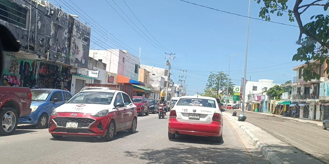 La Avenida Gobernadores no ha recibido atención completa en décadas, solo trabajos parciales en algunos puntos.