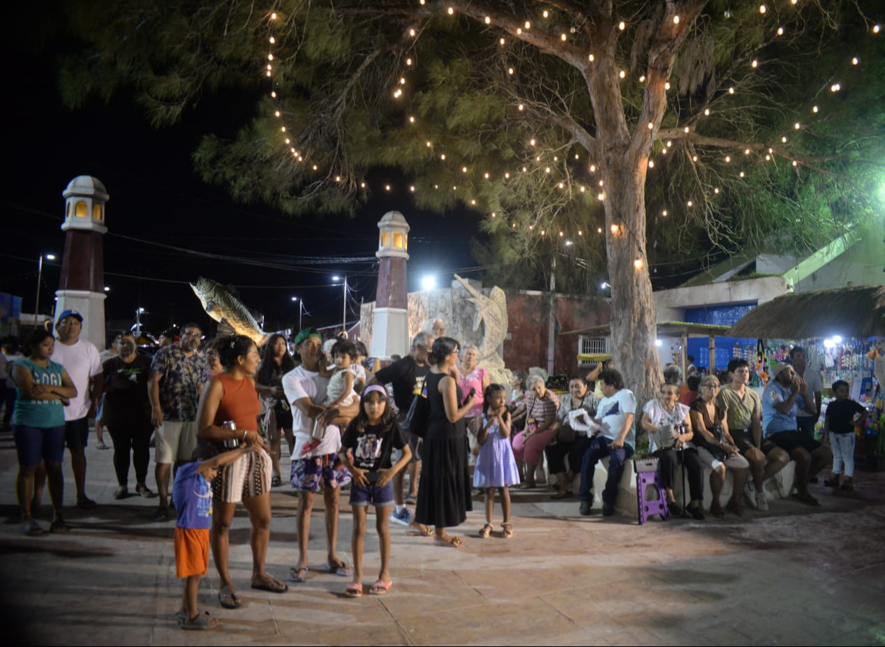 La estatua de Poseidón en Progreso generó críticas por no representar la herencia maya de la región.