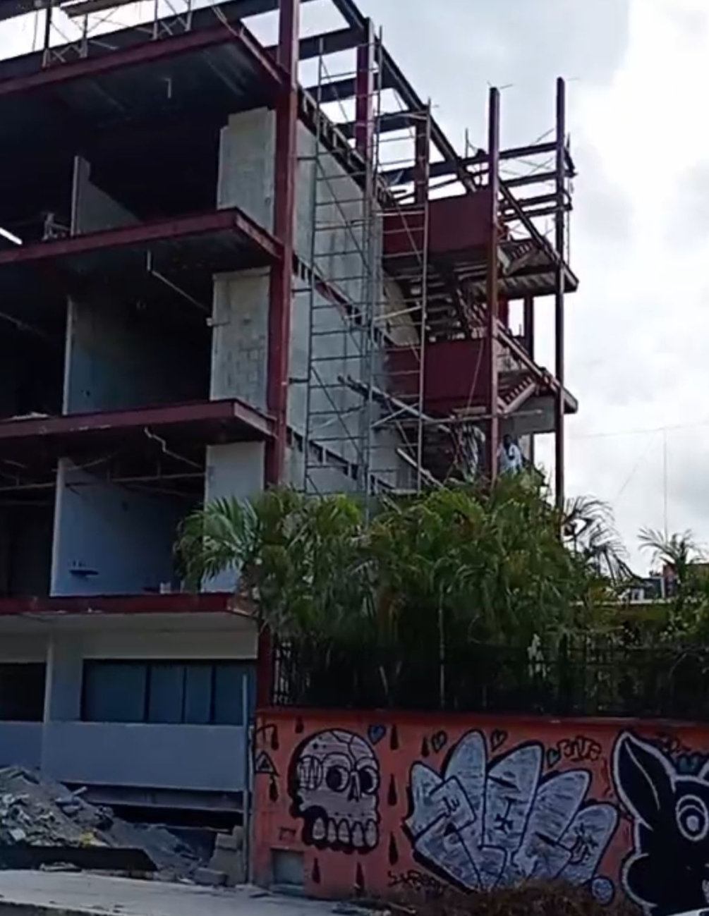 Trabajador de la construcción muere y otro resulta herido en Cancún / Especial