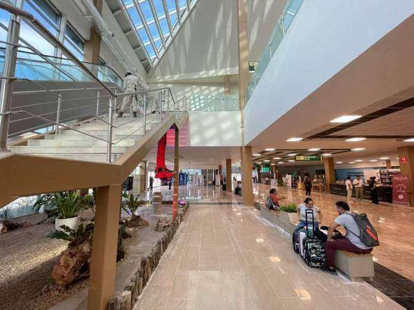 Interior del Aeropuerto Internacional de Tulum