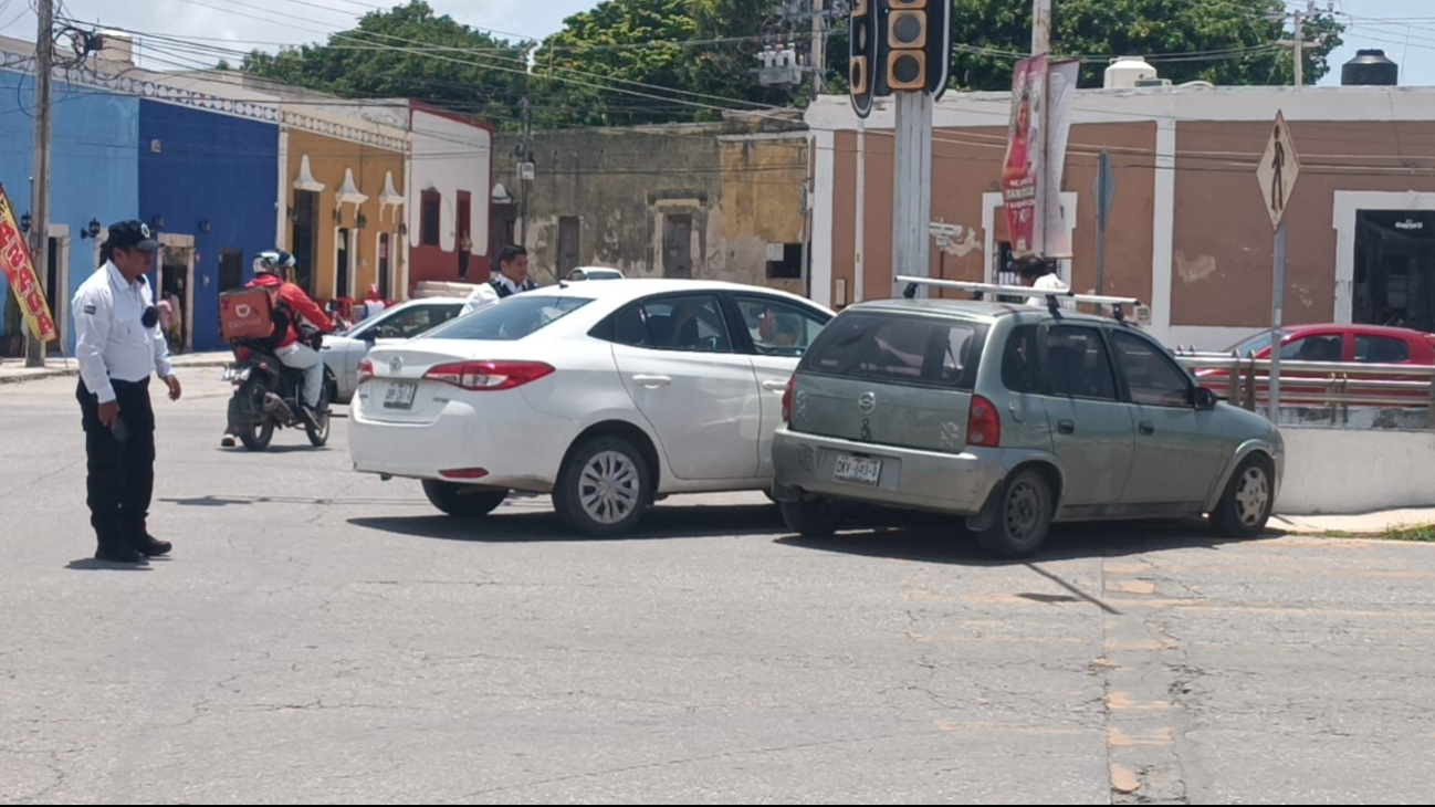 La avenida lleva más de un mes sin semáforos