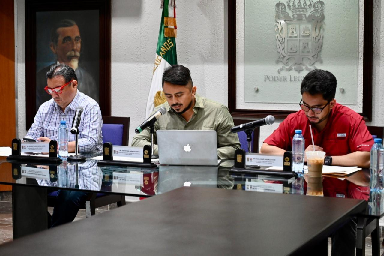 El Poder Legislativo abrió el primer periodo extraordinario de sesiones este viernes por la mañana.