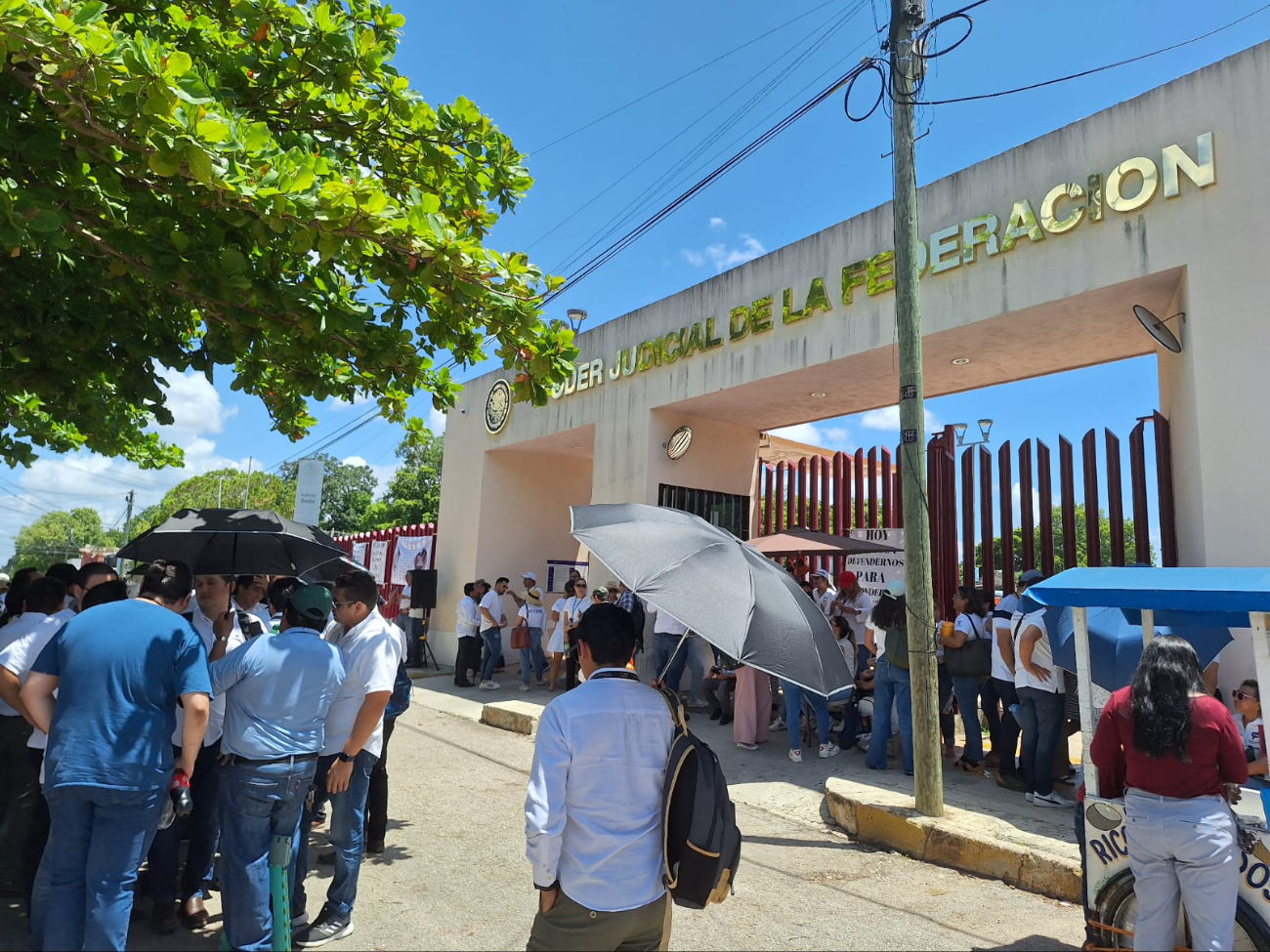 Al paro se unieron trabajadores del Centro de Justicia Penal y los del edificio en la colonia Sambulá