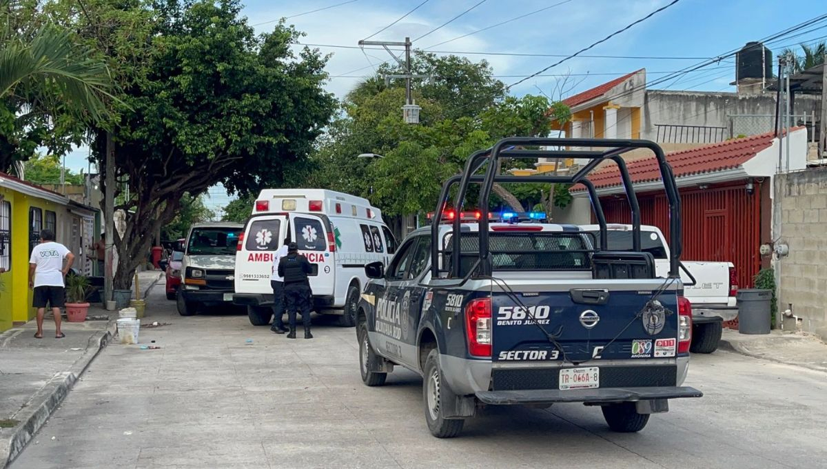 Elementos policiacos y paramédicos arribaron al sitio en Cancún