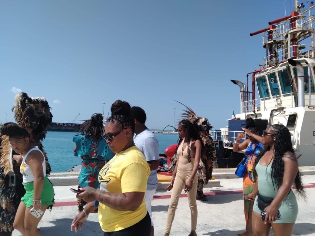 Turistas llegaron a disfrutar de la costa yucateca