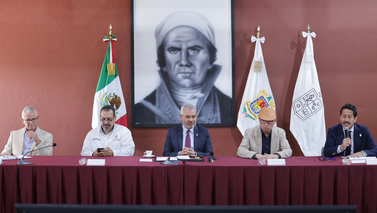 Alfredo Ramírez Bedolla, gobernador de Michoacán, encabeza mesa de trabajo