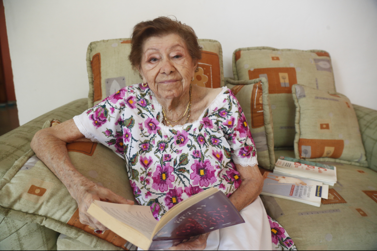 Bertha María Hernández Várguez celebra sus primeros 101 años con gran pasión por el conocimiento