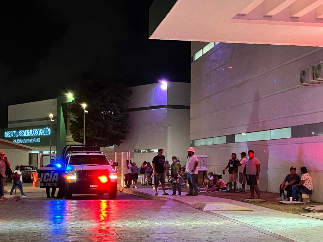 Sicarios balean en el rostro a un joven en Cancún