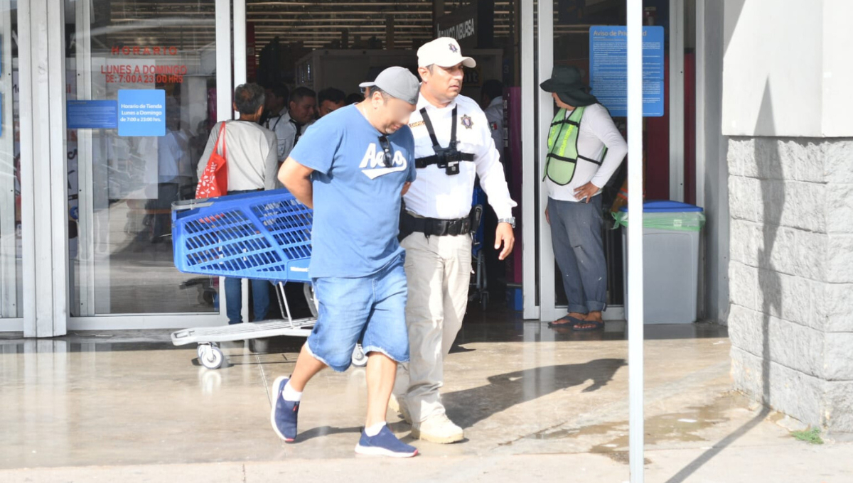  Detienen a hombre en Campeche por intentar robar herramientas bajo su ropa  