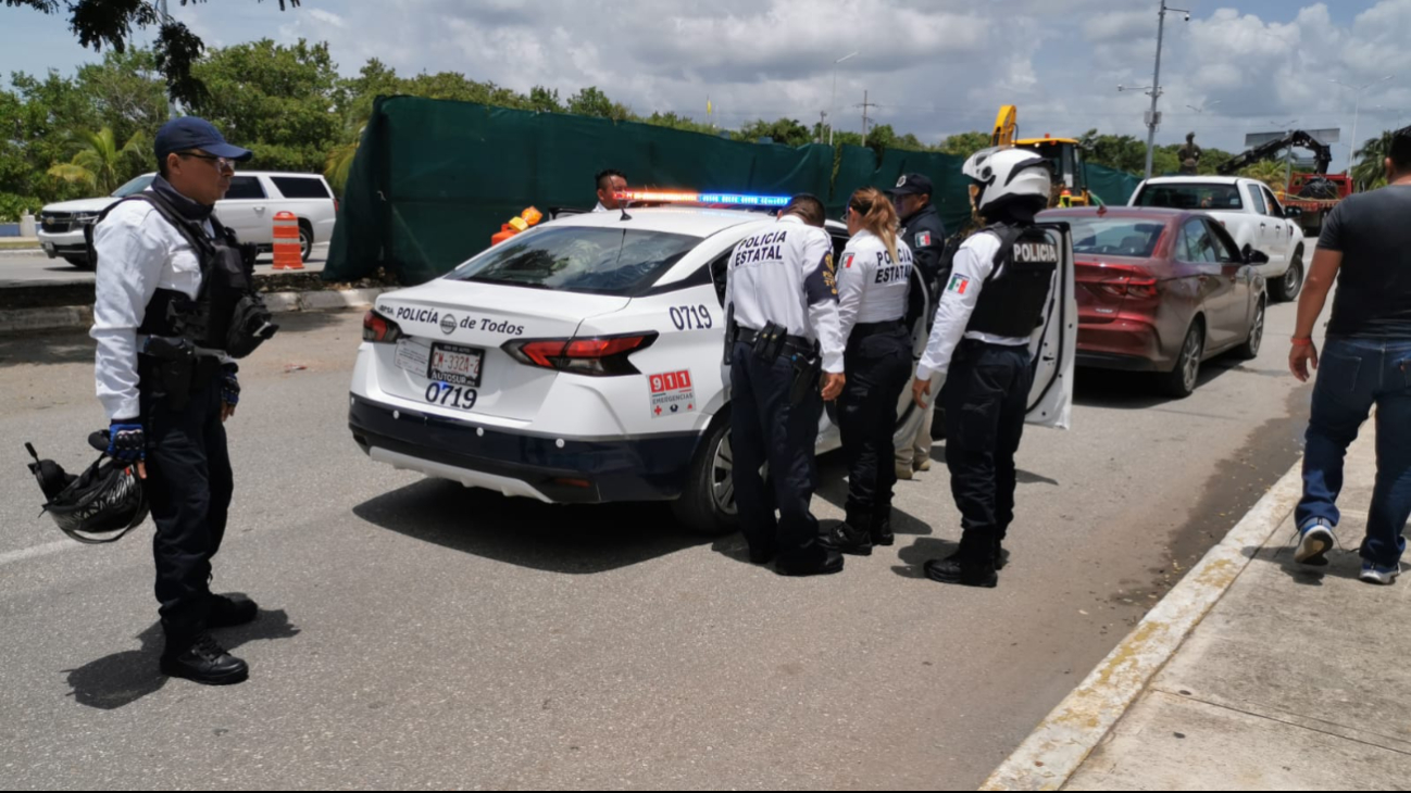 Detienen a mujer  por consumir drogas mientras manejaba sobre el malecón de Campeche 