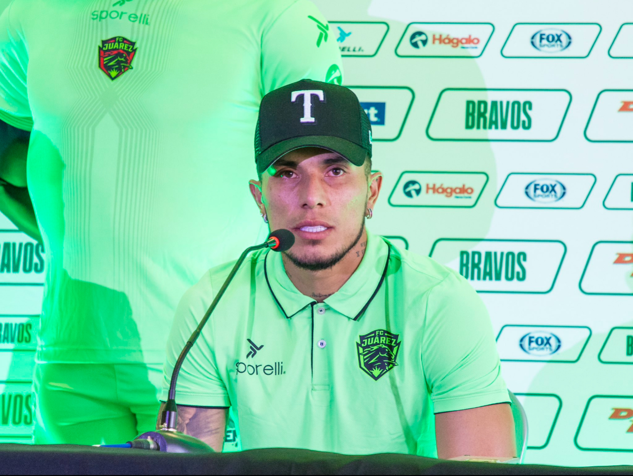 Salcedo fue presentado junto al resto de los refuerzos.