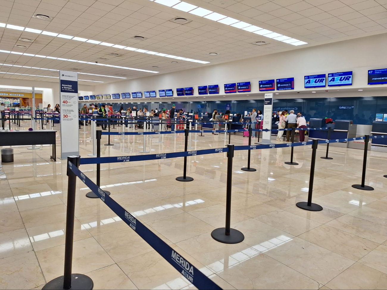 Usuarios llegaron con varias quejas al aeropuerto de Mérida