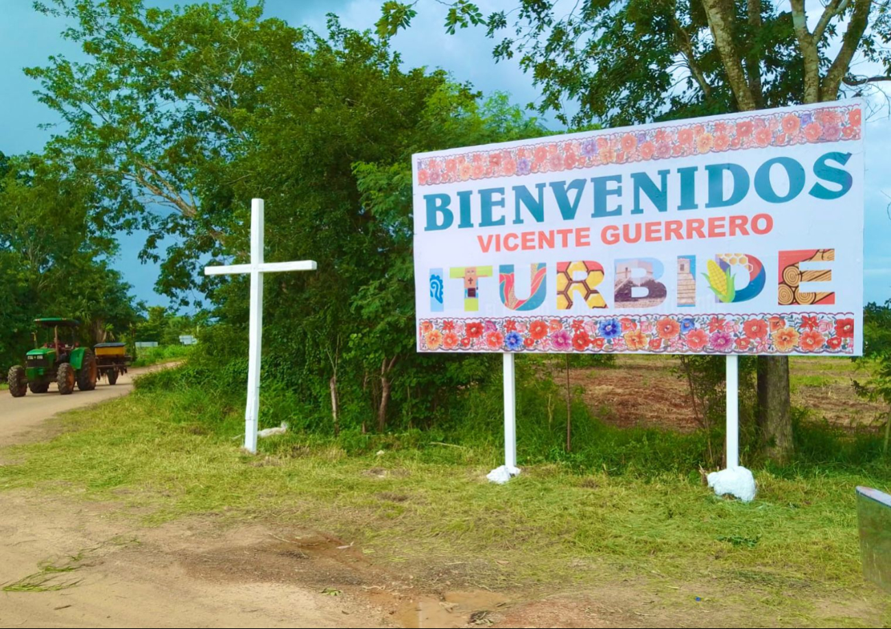 El letrero está ubicado en la entrada del poblado y servirá como parador fotográfico.