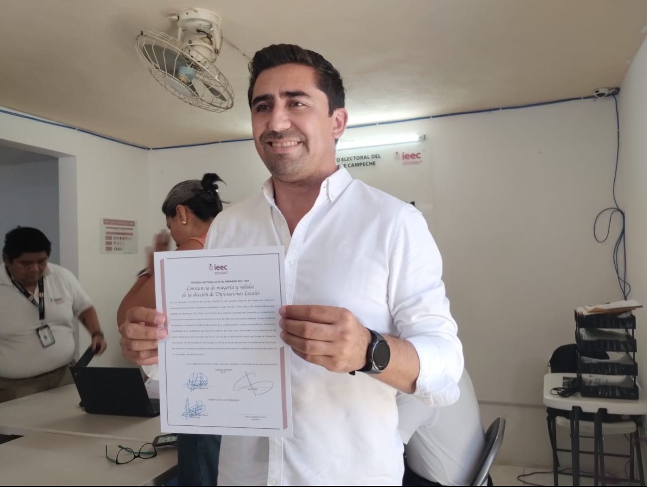 El Tribunal Electoral del Estado de Campeche ordenó al Congreso reincorporar al legislador Paul Arce Ontiveros tras vencer su licencia.