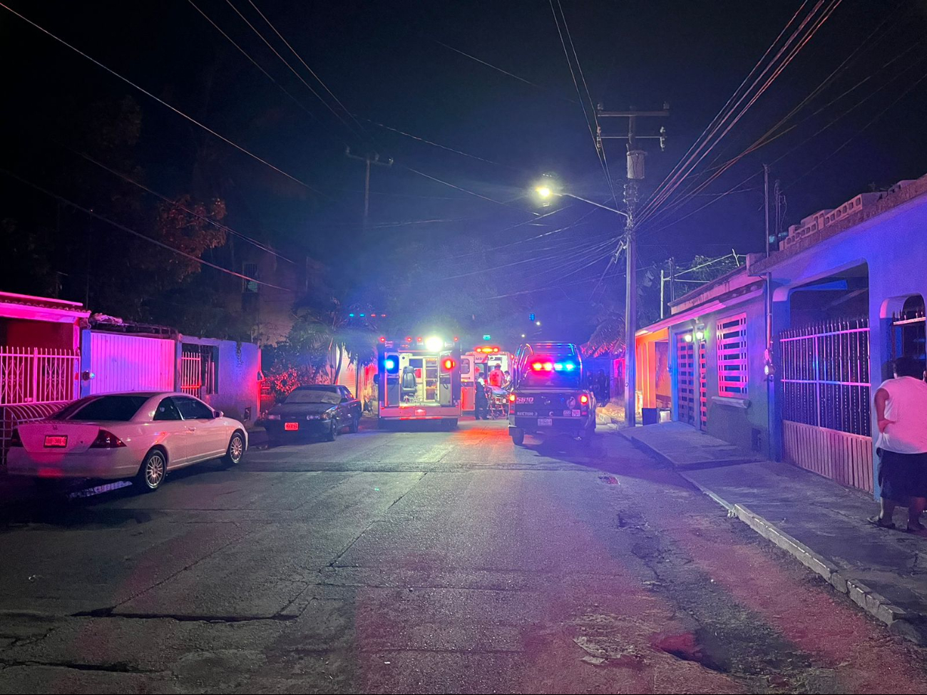 Oficiales de seguridad acordonaron el área en Cancún