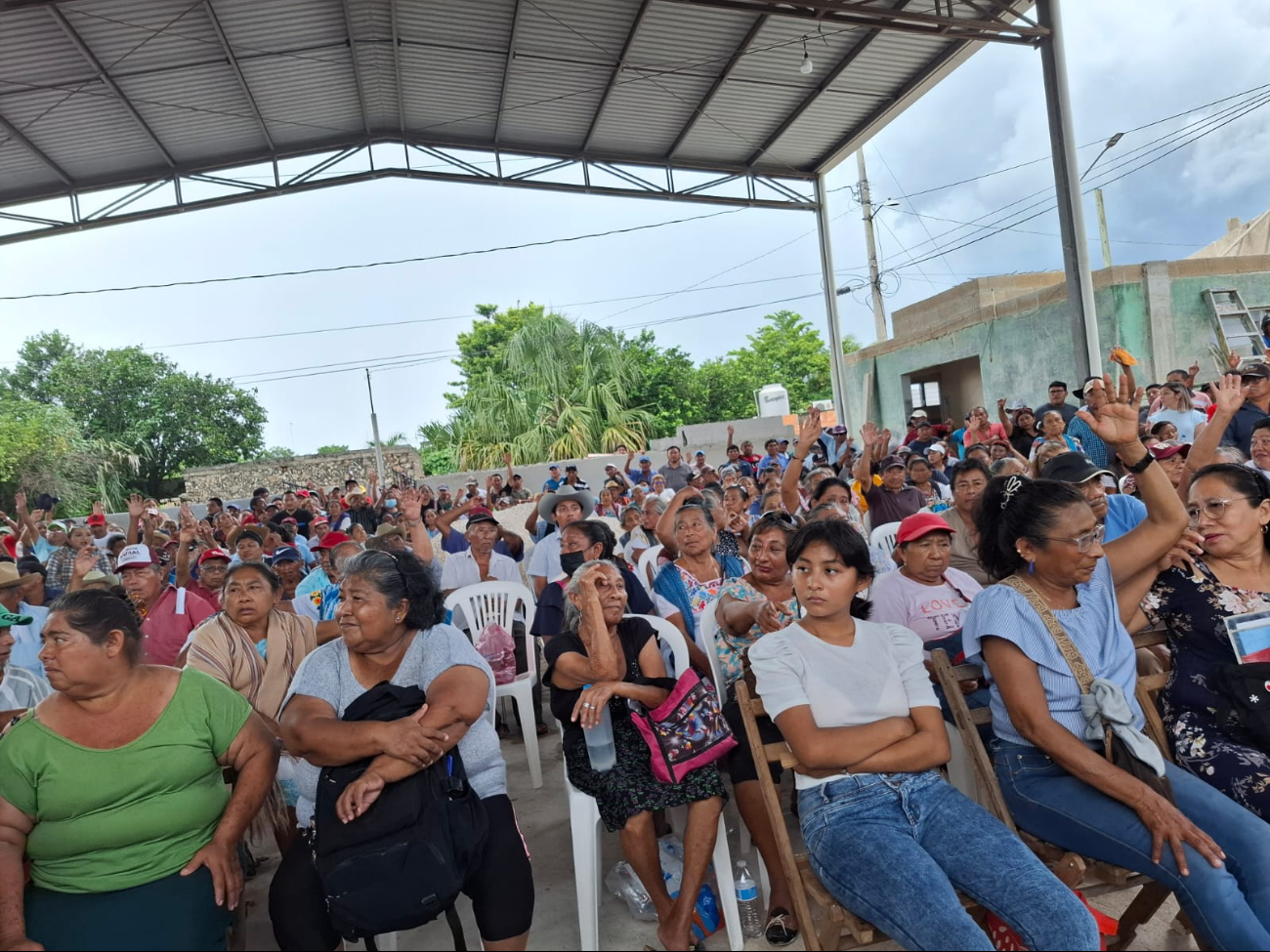 Asamblea para decidir la situación de los terrenos