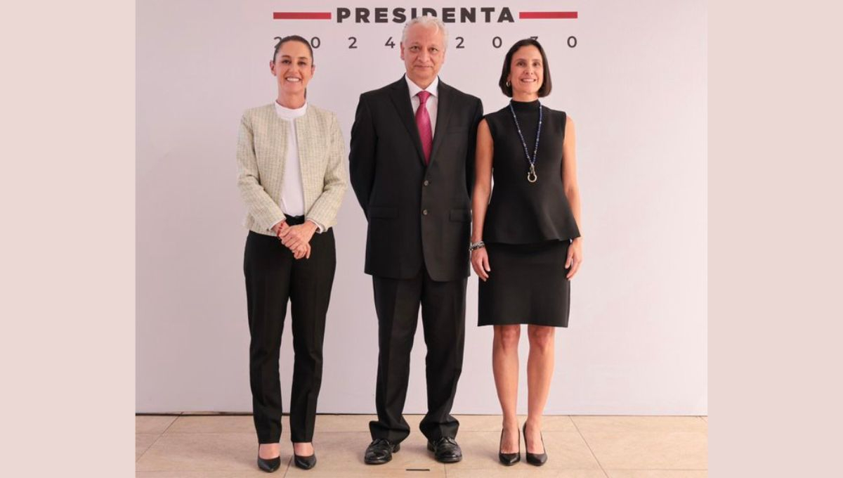 Claudia Sheinbaum junto a Víctor Padilla, nuevo titular de PEMEX