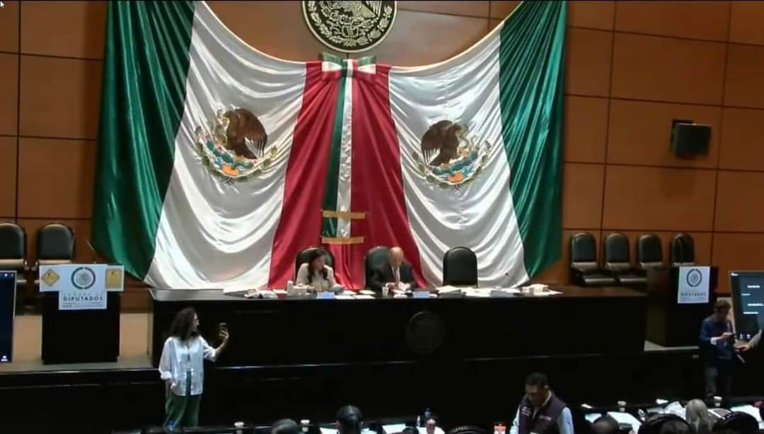 La Comisión de Puntos Constitucionales aprobó la reforma al Poder Judicial con 22 votos a favor y 17 en contra.