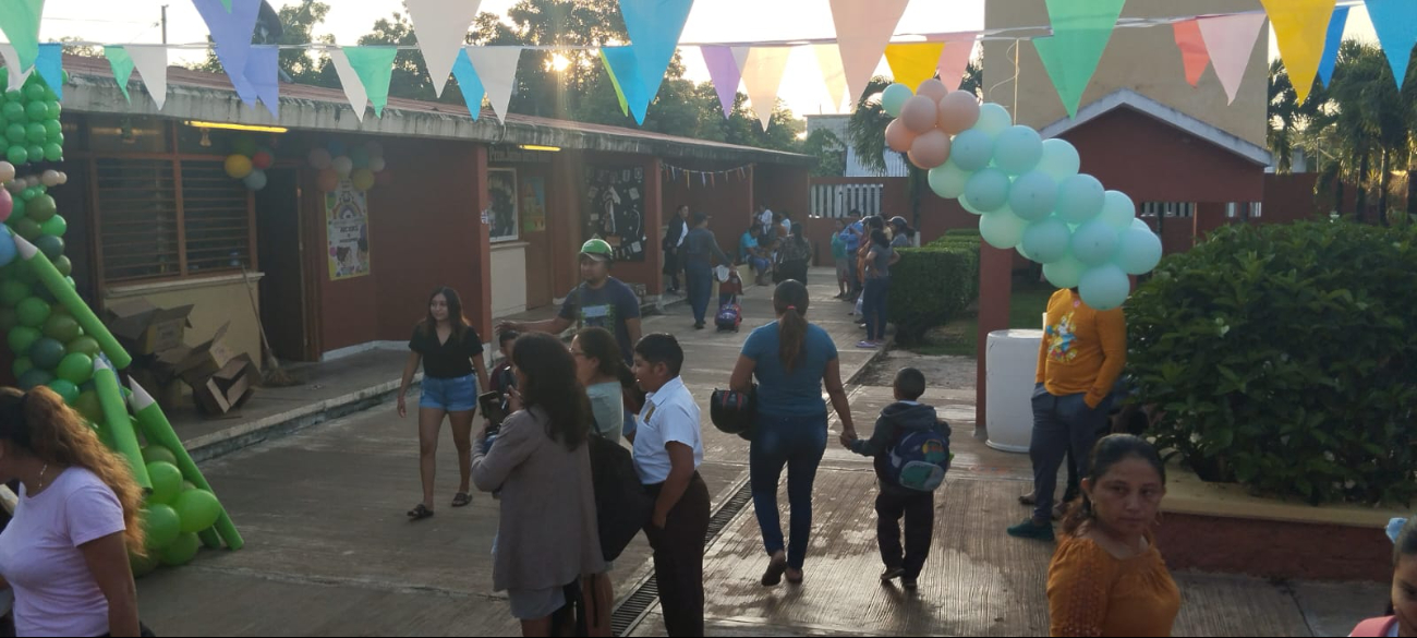 Las aulas fueron decoradas para el inicio de clases