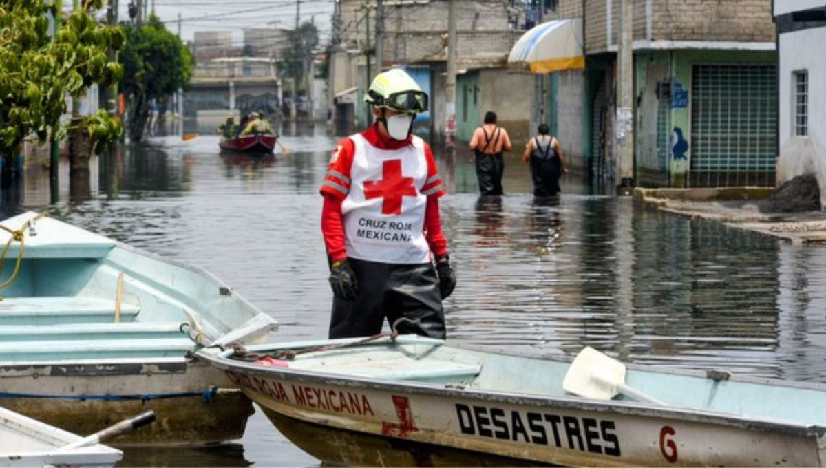 Aplazan regreso a clases en Chalco por inundaciones de aguas negras