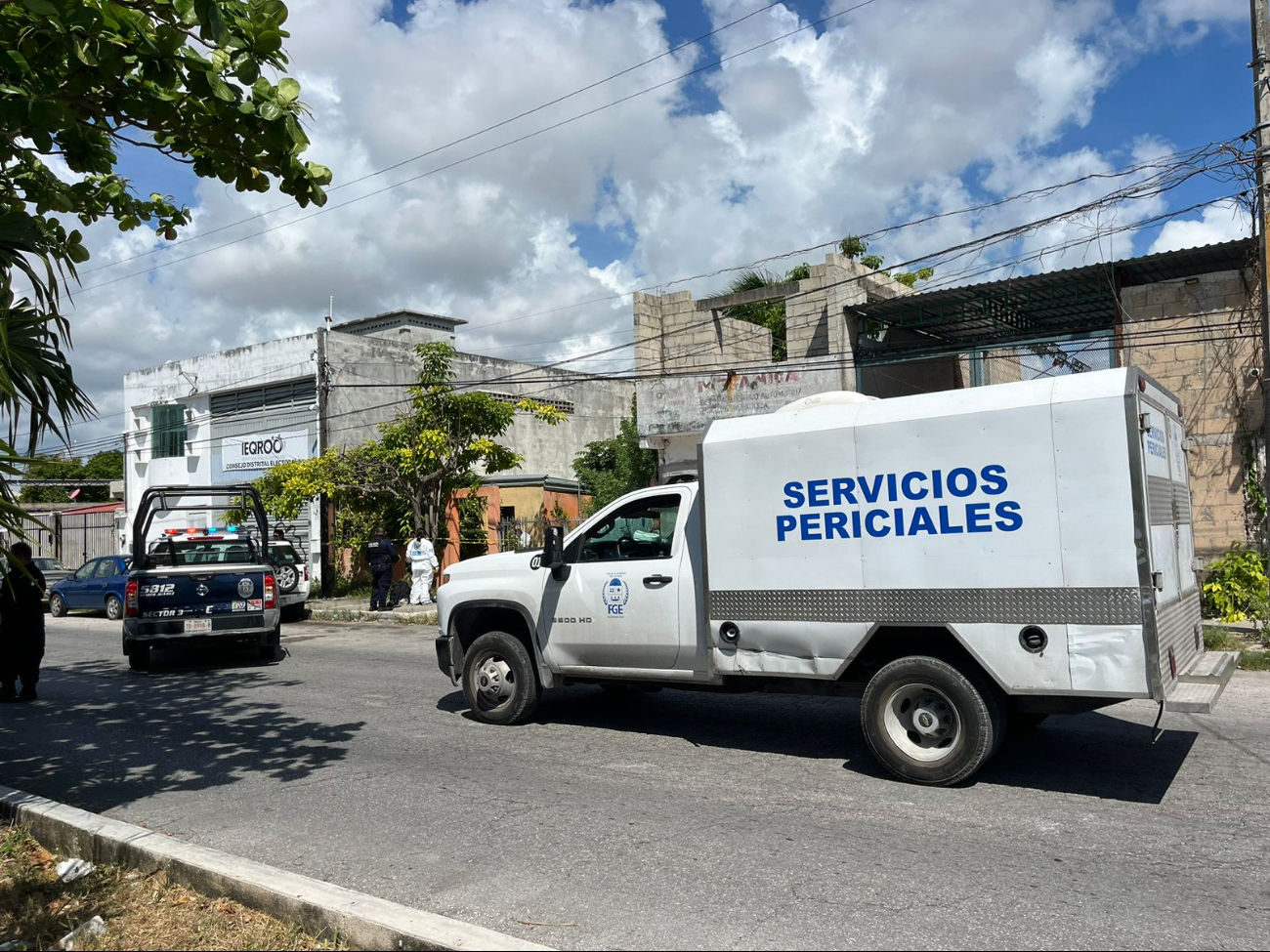 Hallan  el cuerpo de un hombre en el patio de una casa en Cancún