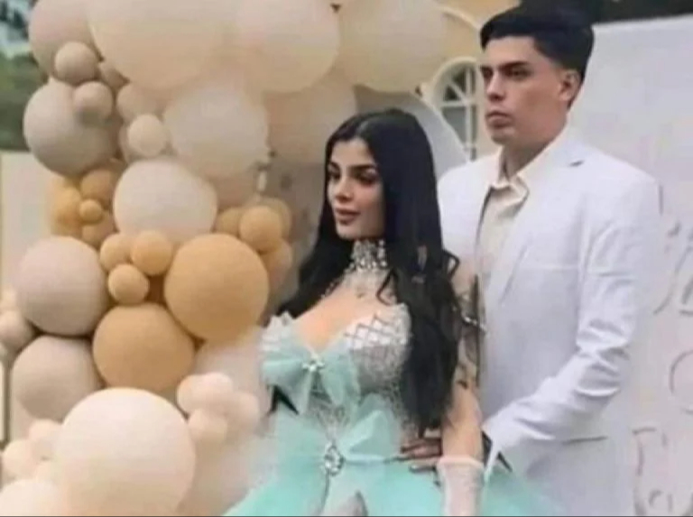 La influencer y el joven DJ estuvieron muy cariñosos y juntos en la fiesta de revelación