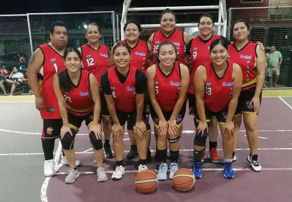 'Las Guerreras' lograron triunfar en la categoría de tercera fuerza femenil